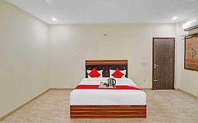 Hotel O Moonshine Near Mohan Estate Metro Station